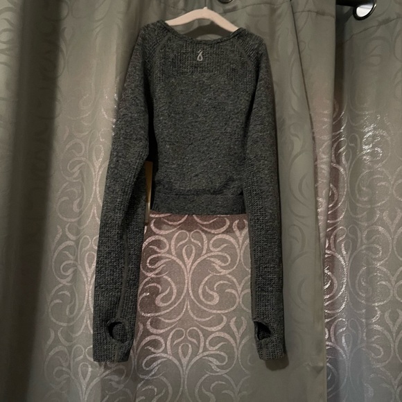 NWT Max & Allie Seamless Long Sleeve Charcoal Crop Top - Picture 4 of 13